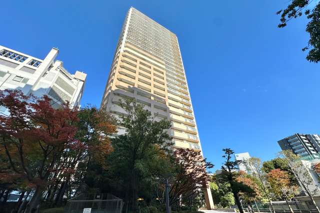 パークタワー滝野川の外観（南西側から）
