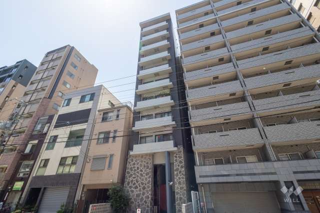 グランドシーズ上本町西の外観（北東側から）