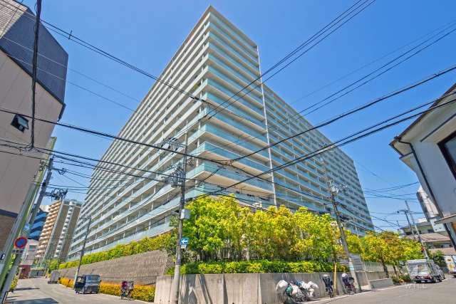 ファインシティ大阪城公園の外観（南東側から）