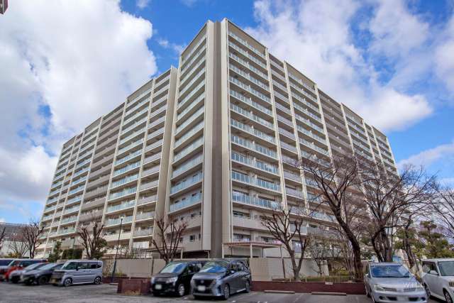 アワーズの外観（南東側から）