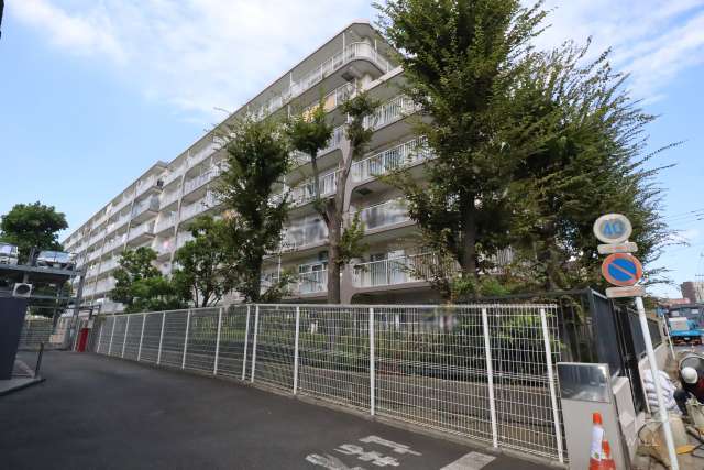 川崎セントラルコーポの外観(南東側から)　