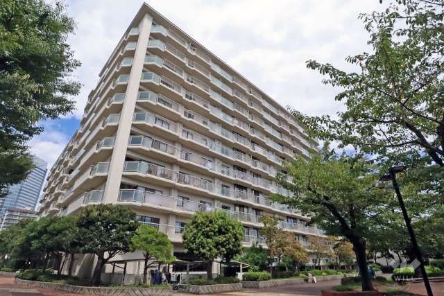 パークシティ新川崎東一番街J棟の外観（南西側から）