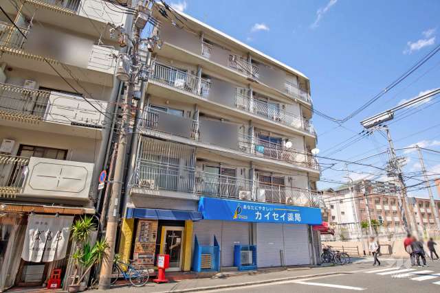 シャトー東梅田の外観（南西側から）
