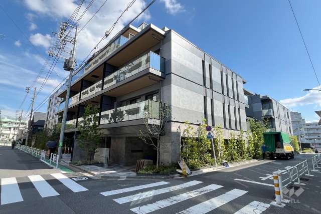 パークホームズ代々木西原の外観（北側から）