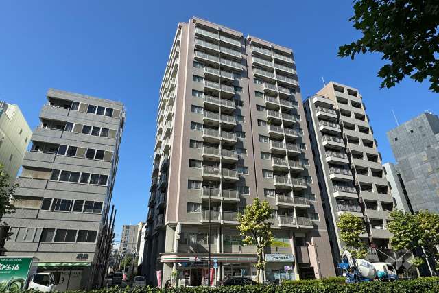 サンライズ浅草の外観（南東側から）