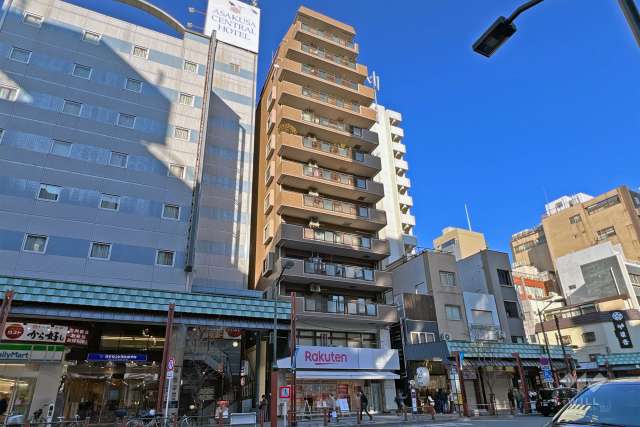 ライオンズマンション浅草雷門の外観（南西側から）