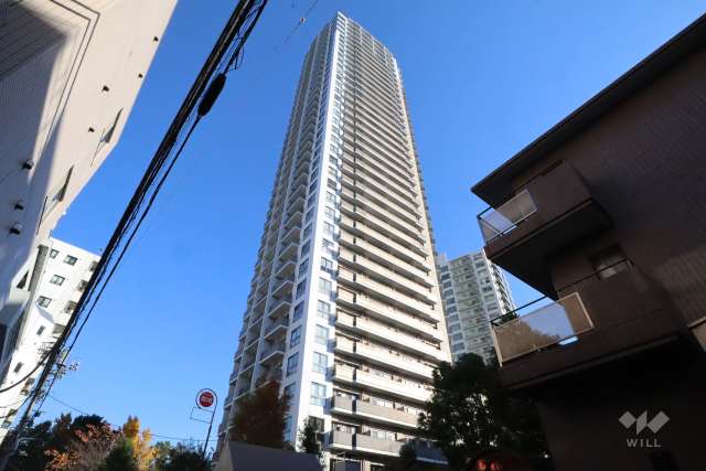 ルネッサンスタワー上野池之端の外観(北西側から)