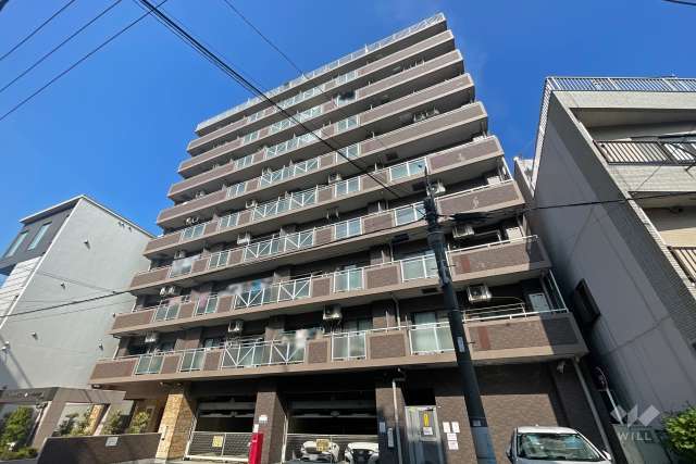 ドラゴンマンション三ノ輪壱番館の外観（南西側から）