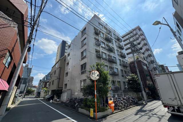 クリオ入谷壱番館の外観（北西側から