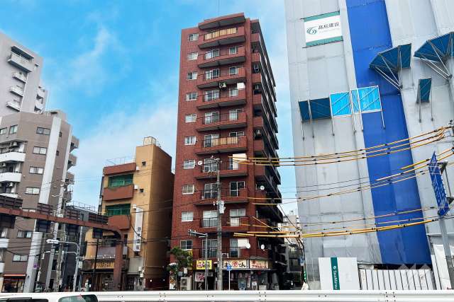 モナークマンション根岸の外観（南側から）