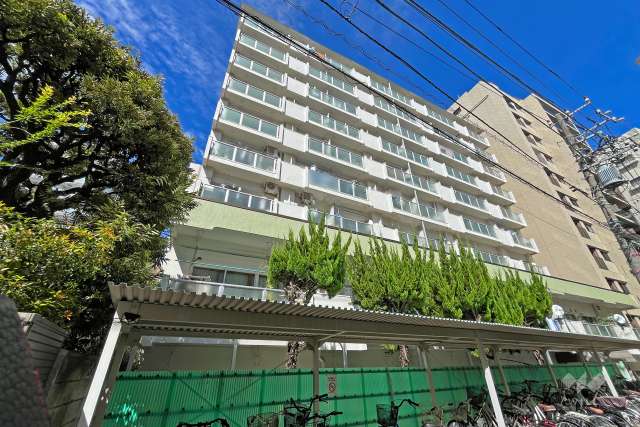 鶯谷永谷マンションの外観（南西側から）