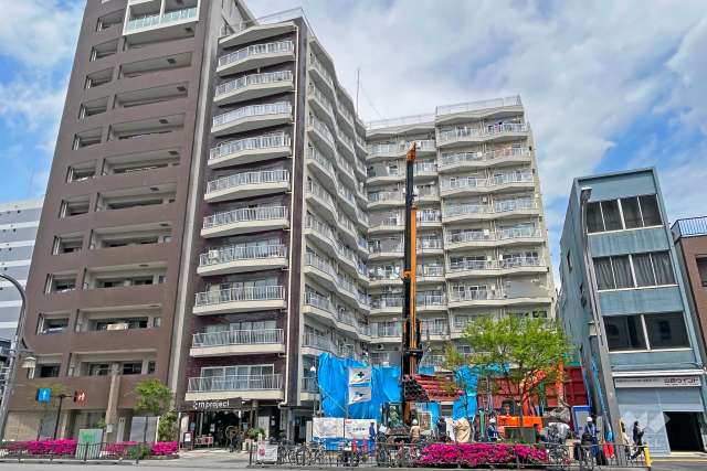 ニュー松が谷マンションの外観（南東側から）