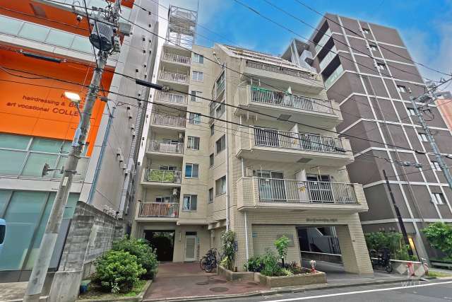 ライオンズマンション日暮里第2の外観（南側から）