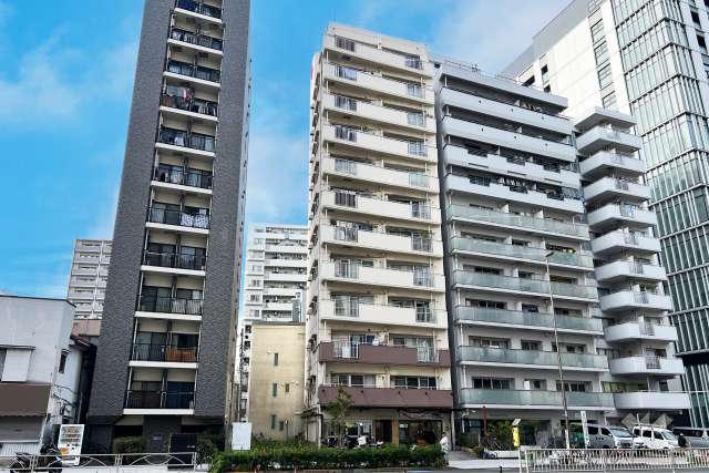 下谷第2サマリヤマンションの外観（南側から）