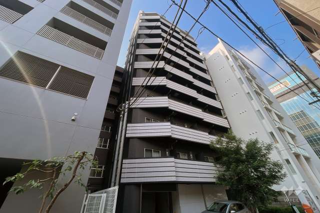 グランドコンシェルジュ新御徒町アジールコートの外観（北東側から）