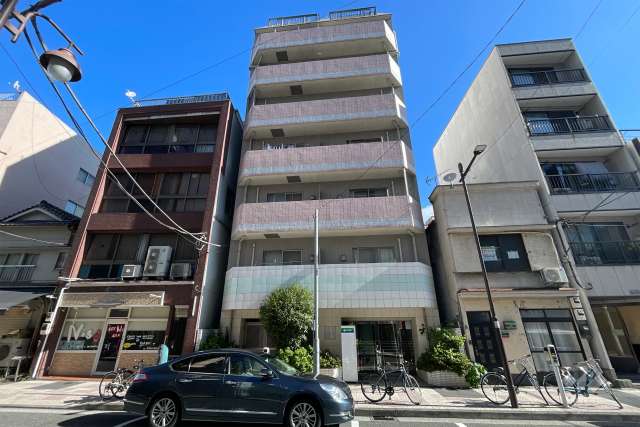 レジーナ上野イーストの外観（南東側から）