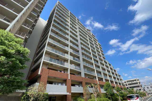 ミディオンセンターレジデンスの外観（南東側から）