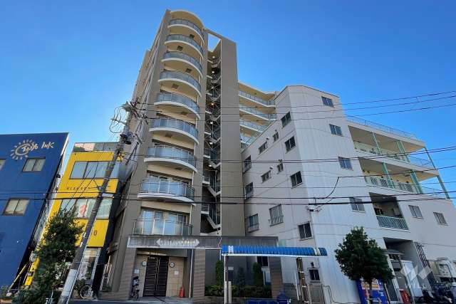 マンションの外観、公園