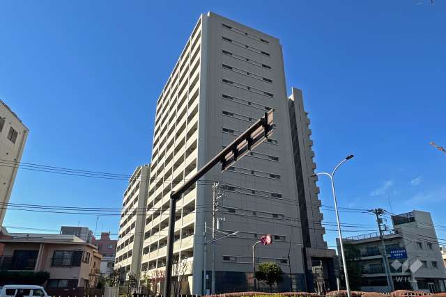 コスモシティガーデンズ東京イーストの外観（東側から）