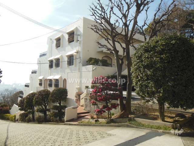 日商岩井御影ガーデンハイツD棟の外観（北東側から）
