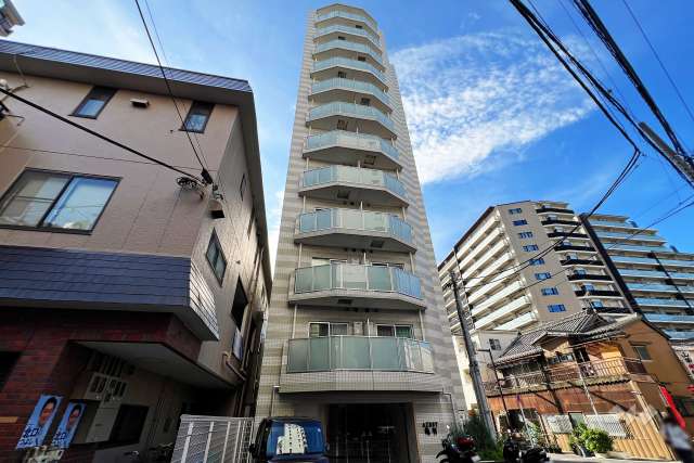 アゼスト亀有の外観（東側から）