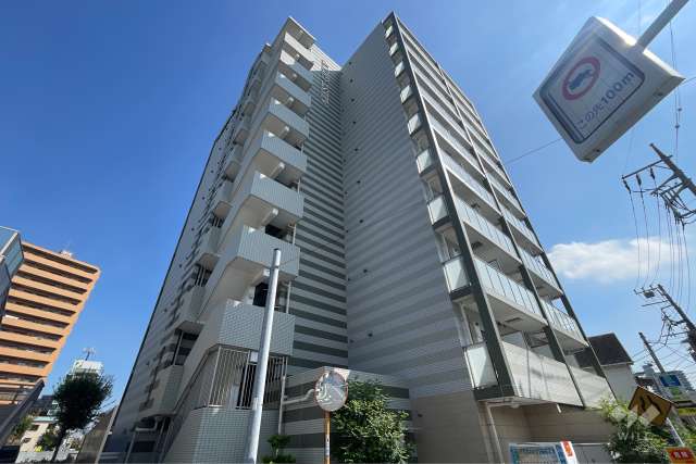 アゼスト四つ木の外観（南西側から）