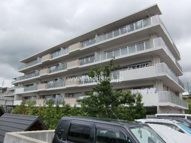 ルネサンクタスナシオンヒルズB棟の外観（南側から）