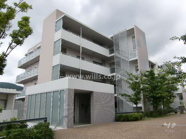 ルネサンクタスナシオンヒルズD1棟の外観（東側から）