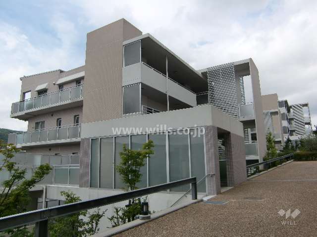 ルネサンクタスナシオンヒルズD2棟の外観（東側から）