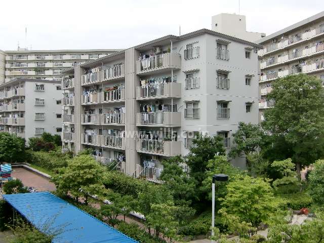 今津浜パークタウン15号棟の外観（南東側から）