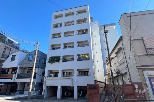 小日向マンションの外観（南西側から）