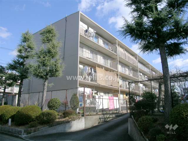清和台ハイム4号棟の外観