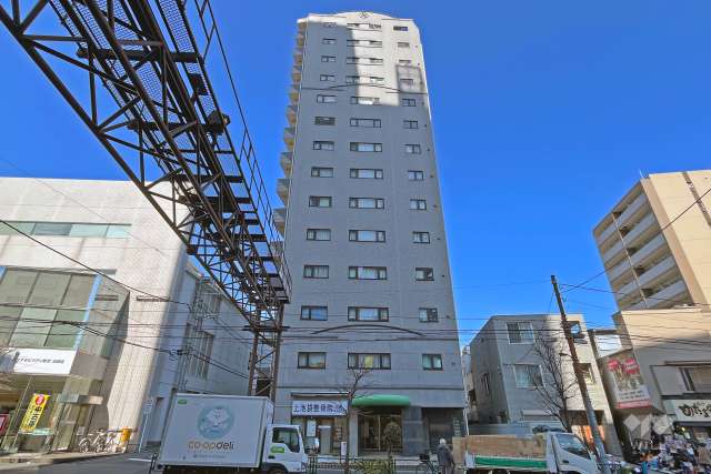 アルカーデン池袋の外観（南東側から）