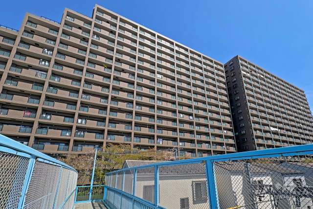 シスナブ池袋本町の外観（南西側から）