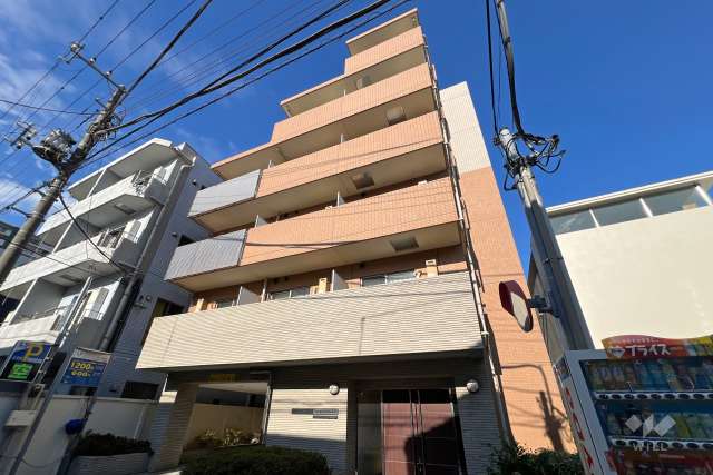 スパシエルクス池袋の外観（南側から）