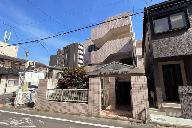 スマートホームズ北池袋の外観（南西側から）