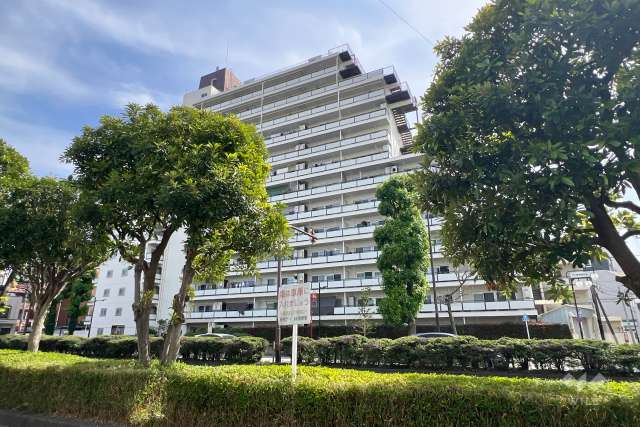 東建池袋要町マンションの外観（北側から）