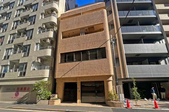 シルバープラザ池袋の外観（西側から）