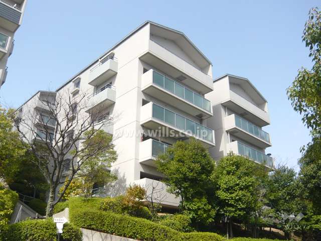 日商岩井芦屋ガーデンヒルズ4号棟の外観（南西から）