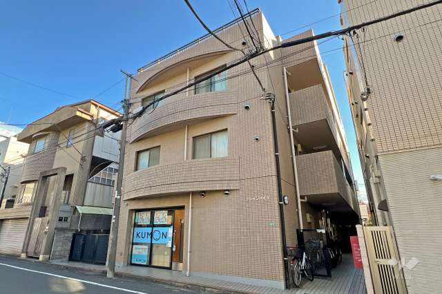 クレインハイツの外観（北西側から）