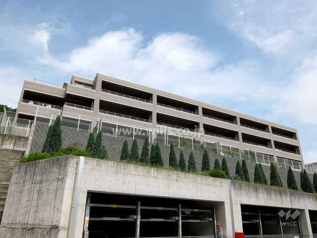 アーバンビュー芦屋山手B棟の外観（南西側から）