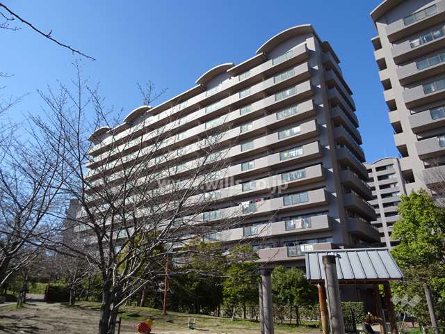 ジオ茨木学園町5番館の外観（南東側から）