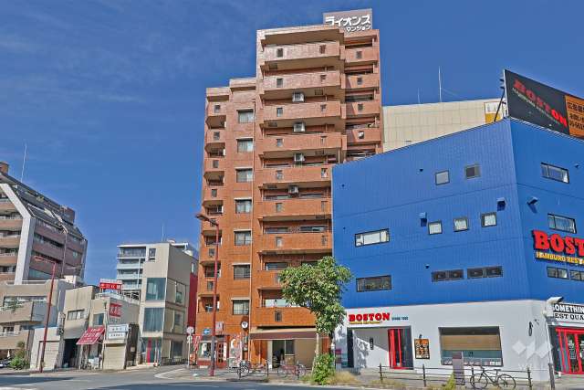 ライオンズマンション夕陽丘の外観（南東側から）
