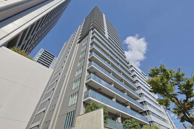 プレミストタワー大阪上本町の外観（南西側から）