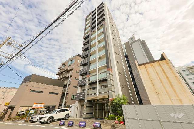 アドバンス上町台プレジールの外観（南西側から）