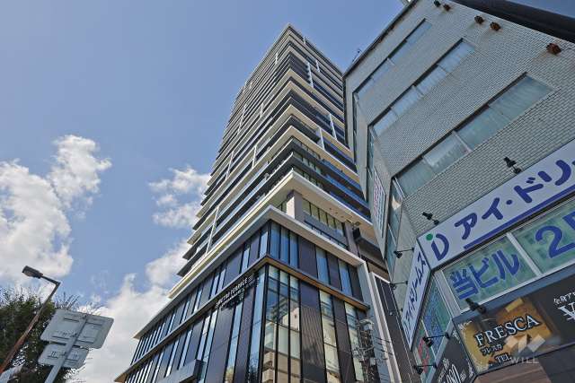 メトライズタワー大阪上本町の外観（南東側から）