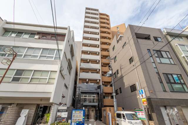 エステムコート難波センチュリオの外観（東側から）