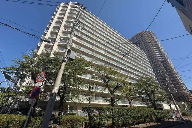ファミール野江の外観（南西側から）