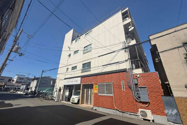 東栄マンションの外観（南東側から）