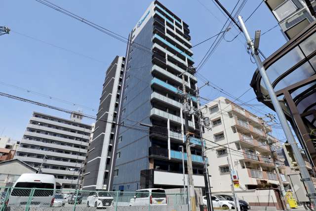 プレサンス大国町ブライスの外観（南西側から）
